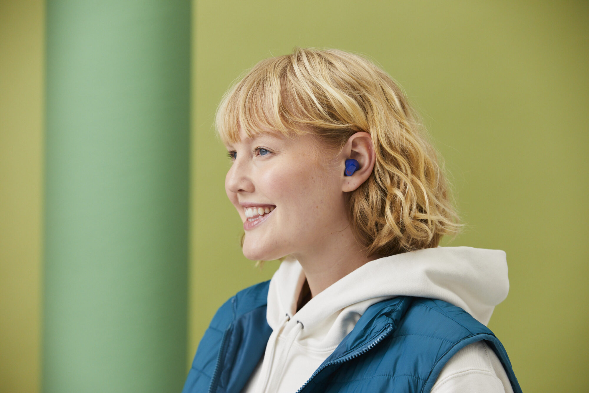 03_UNIVERSALOUTPUT_SWITCHER_GREEN_0195